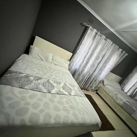Hotel Golden Bamboo Nyanda Esterno foto
