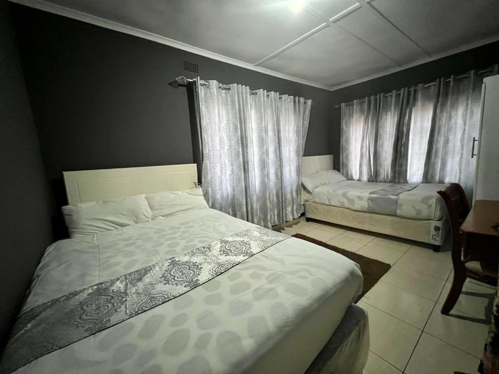 Hotel Golden Bamboo Nyanda Esterno foto