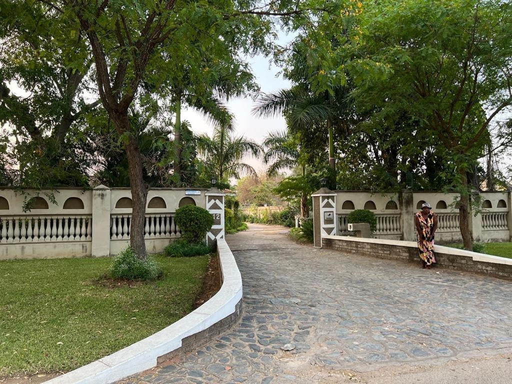 Hotel Golden Bamboo Nyanda Esterno foto